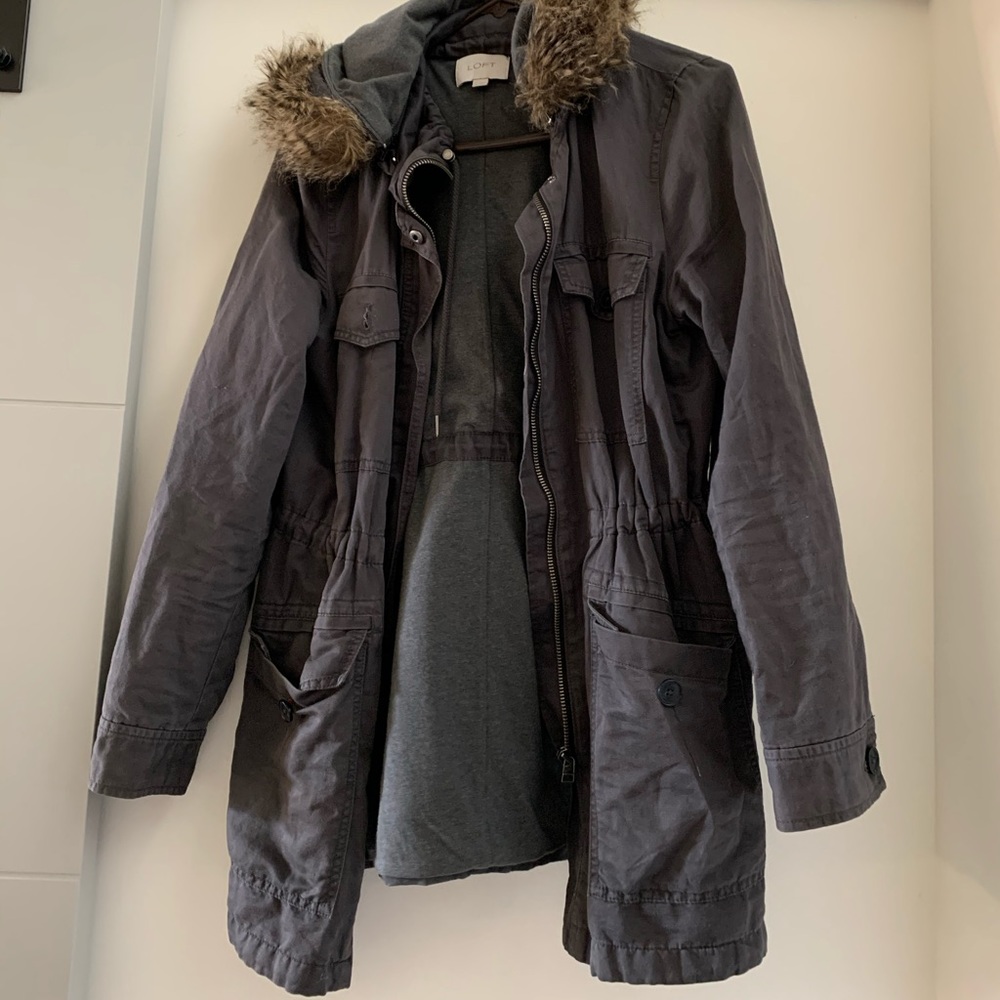 Gray Light Jacket with Fur Hood